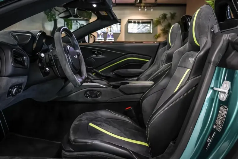 Aston Martin V8 Vantage din 2023 cu 8.618 km - oferta AST124768 - foto 11