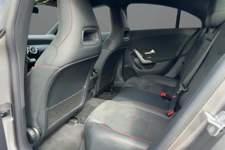 Mercedes-Benz CLA 220 din 2024 cu 21.992 km - oferta MER124803 - foto 7