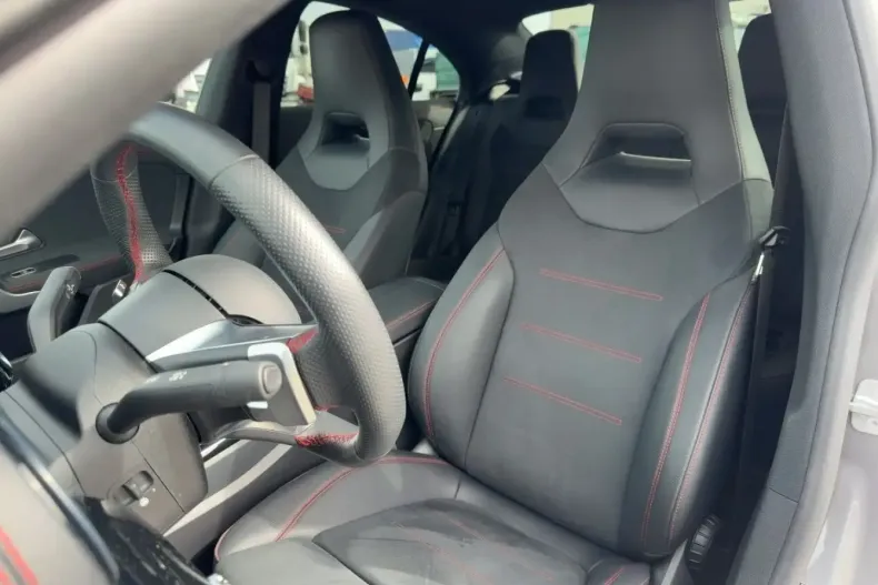 Mercedes-Benz CLA 220 din 2024 cu 21.992 km - oferta MER124803 - foto 12