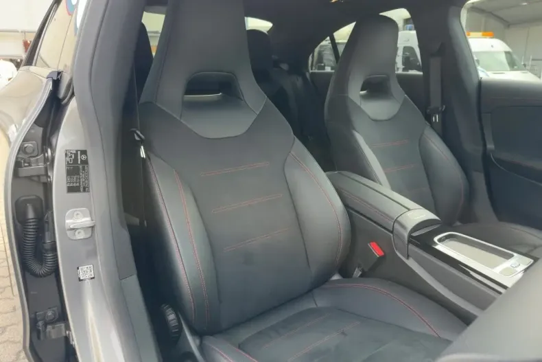 Mercedes-Benz CLA 220 din 2024 cu 21.992 km - oferta MER124803 - foto 19