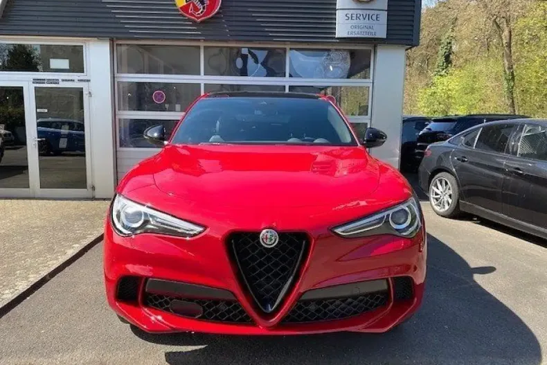 Alfa Romeo Stelvio din 2023 cu 9.990 km - oferta ALF124821 - foto 2