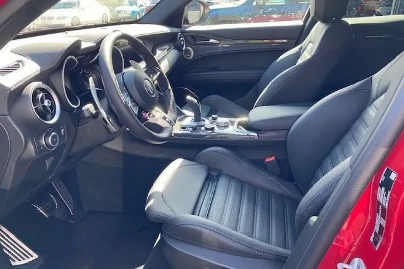 Alfa Romeo Stelvio din 2023 cu 9.990 km - oferta ALF124821 - foto 8