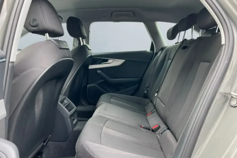 Audi A4 Allroad din 2022 cu 70.610 km - oferta AUD124825 - foto 14