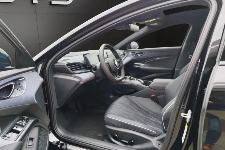 BYD SEAL din 2025 cu 4.990 km - oferta BYD124834 - foto 9
