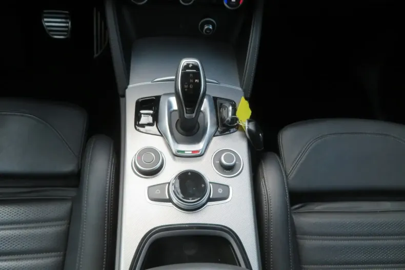 Alfa Romeo Stelvio din 2023 cu 16.700 km - oferta ALF124846 - foto 18