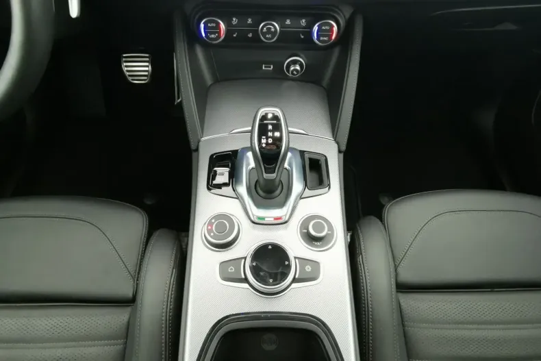 Alfa Romeo Stelvio din 2024 cu 39.270 km - oferta ALF124850 - foto 13