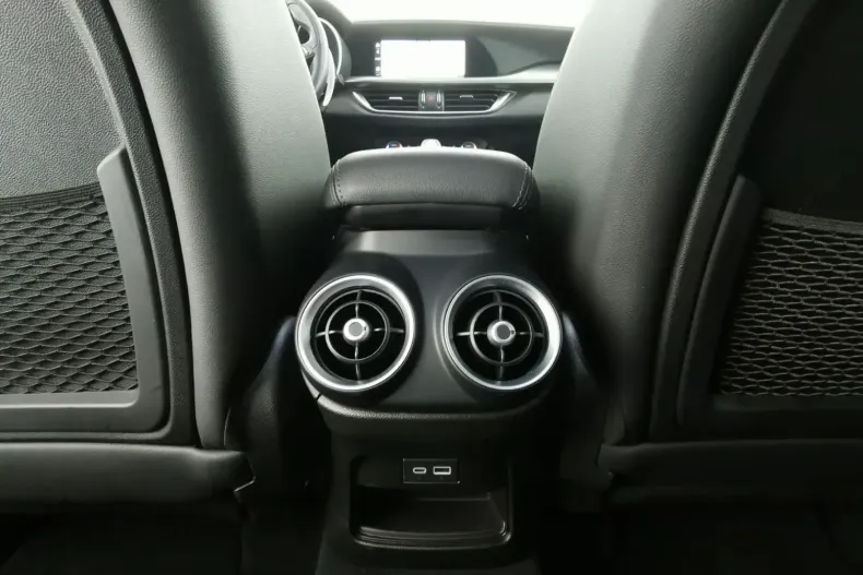 Alfa Romeo Stelvio din 2024 cu 39.270 km - oferta ALF124850 - foto 16