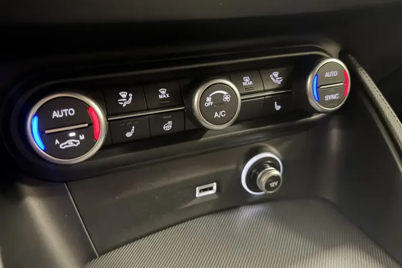 Alfa Romeo Stelvio din 2024 cu 49.330 km - oferta ALF124851 - foto 20