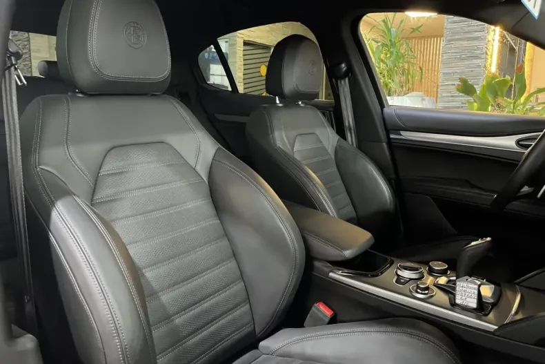 Alfa Romeo Stelvio din 2024 cu 48.158 km - oferta ALF124852 - foto 18