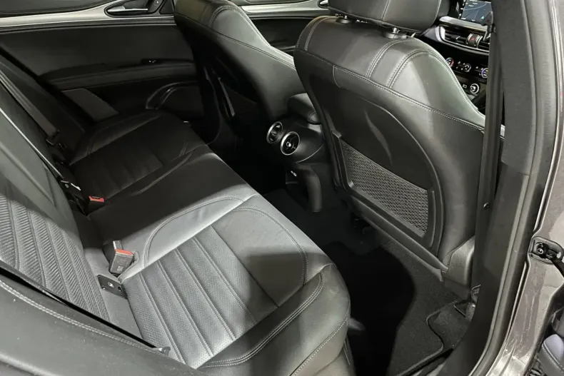 Alfa Romeo Stelvio din 2024 cu 48.158 km - oferta ALF124852 - foto 19