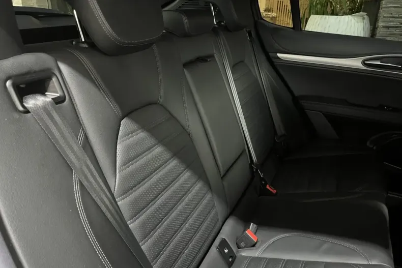 Alfa Romeo Stelvio din 2024 cu 48.158 km - oferta ALF124852 - foto 20