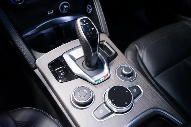 Alfa Romeo Stelvio din 2023 cu 31.469 km - oferta ALF124854 - foto 29