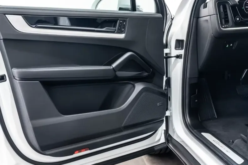 Porsche Cayenne din 2024 cu 11.907 km - oferta POR124926 - foto 5