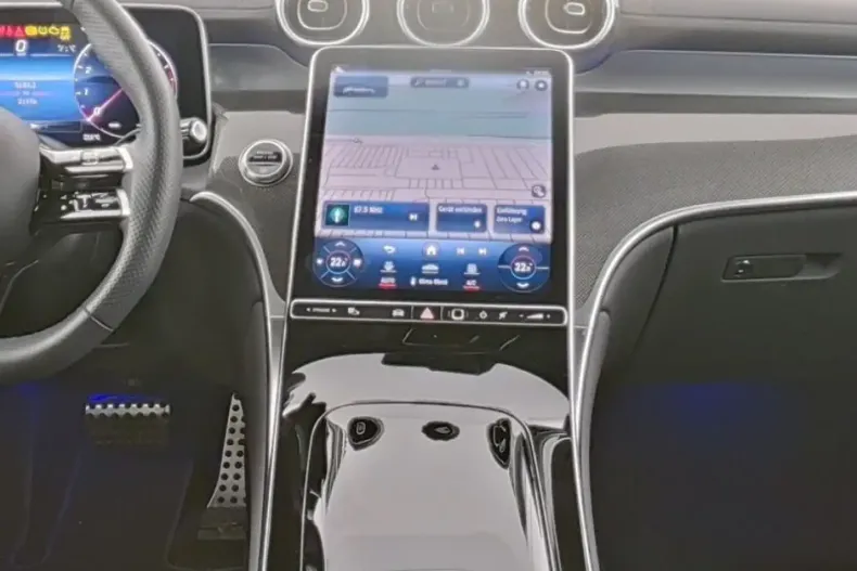 Mercedes-Benz GLC 200 din 2023 cu 21.570 km - oferta MER124986 - foto 5