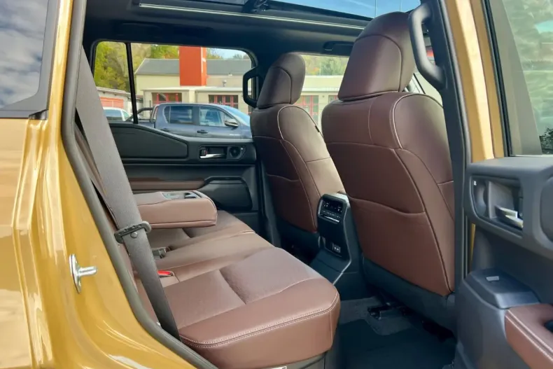 Toyota Land Cruiser din 2024 cu 7 km - oferta TOY124989 - foto 12