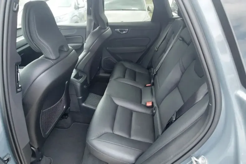 Volvo XC60 din 2022 cu 11.370 km - oferta VOL124991 - foto 10