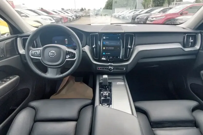 Volvo XC60 din 2022 cu 11.370 km - oferta VOL124991 - foto 11