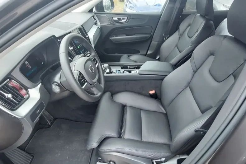 Volvo XC60 din 2023 cu 10.350 km - oferta VOL124992 - foto 9