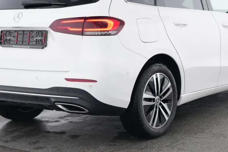 Mercedes-Benz B 250 din 2022 cu 23.535 km - oferta MER124993 - foto 4