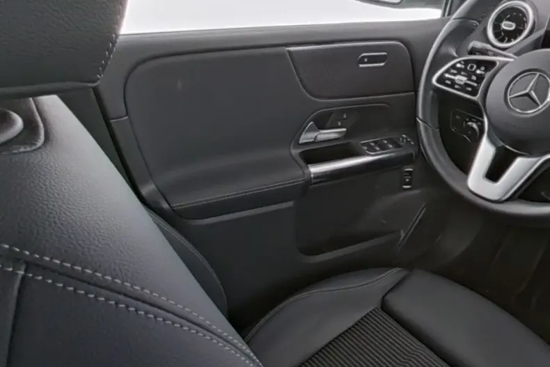 Mercedes-Benz B 250 din 2022 cu 23.535 km - oferta MER124993 - foto 9