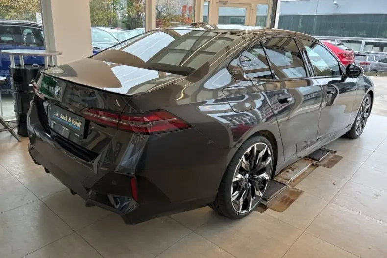 BMW 540 din 2024 cu 6.125 km - oferta BMW125003 - foto 3