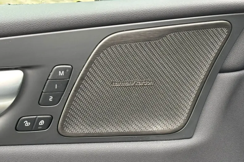 Volvo XC60 din 2024 cu 16.181 km - oferta VOL125005 - foto 20