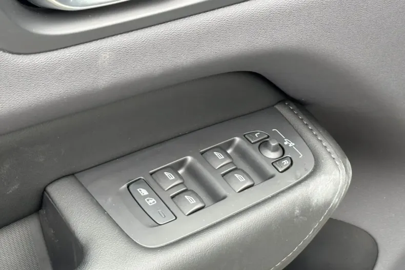 Volvo XC60 din 2024 cu 16.181 km - oferta VOL125005 - foto 21