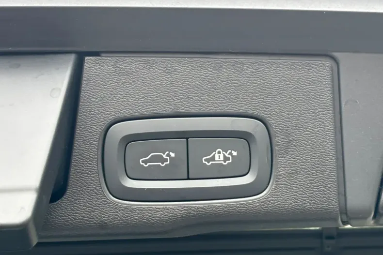 Volvo XC60 din 2024 cu 16.181 km - oferta VOL125005 - foto 24