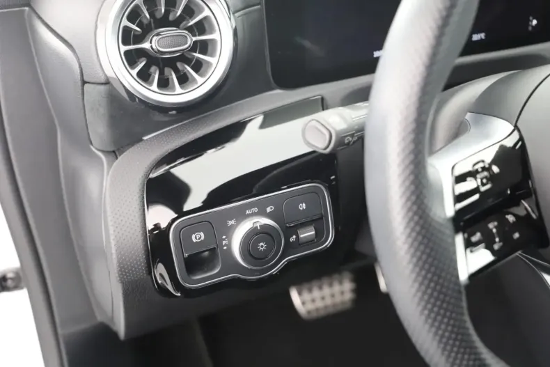 Mercedes-Benz A 250 din 2023 cu 16.681 km - oferta MER125010 - foto 10