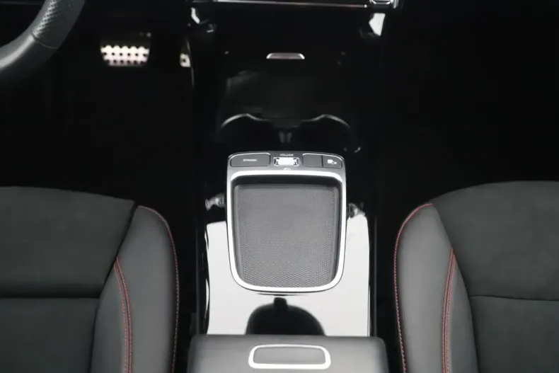 Mercedes-Benz A 250 din 2023 cu 16.681 km - oferta MER125010 - foto 14