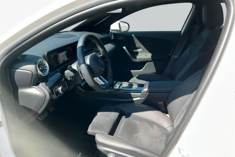 Mercedes-Benz A 250 din 2023 cu 17.036 km - oferta MER125011 - foto 9