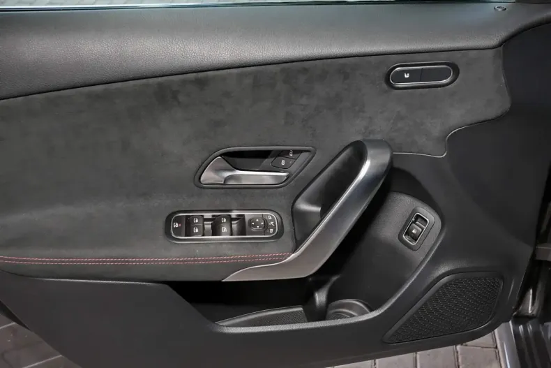 Mercedes-Benz A 250 din 2022 cu 22.500 km - oferta MER125012 - foto 11