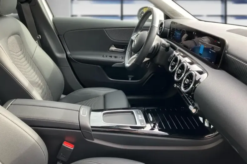 Mercedes-Benz A 250 din 2023 cu 21.900 km - oferta MER125013 - foto 7