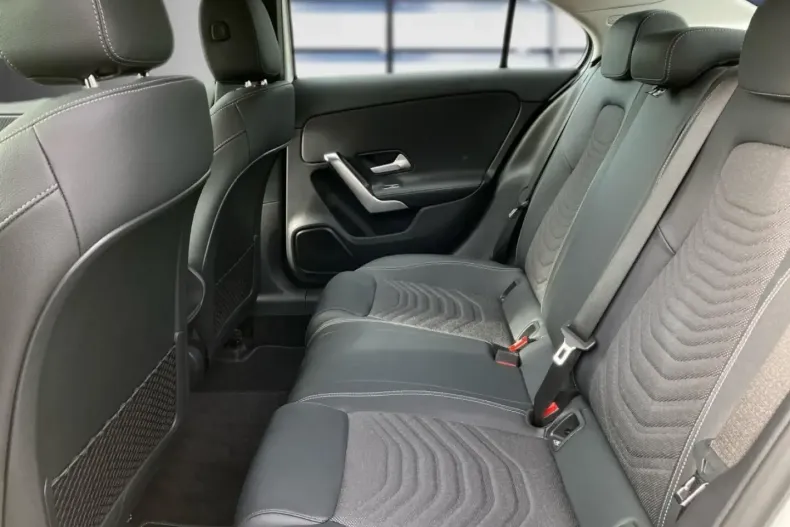 Mercedes-Benz A 250 din 2023 cu 21.900 km - oferta MER125013 - foto 13