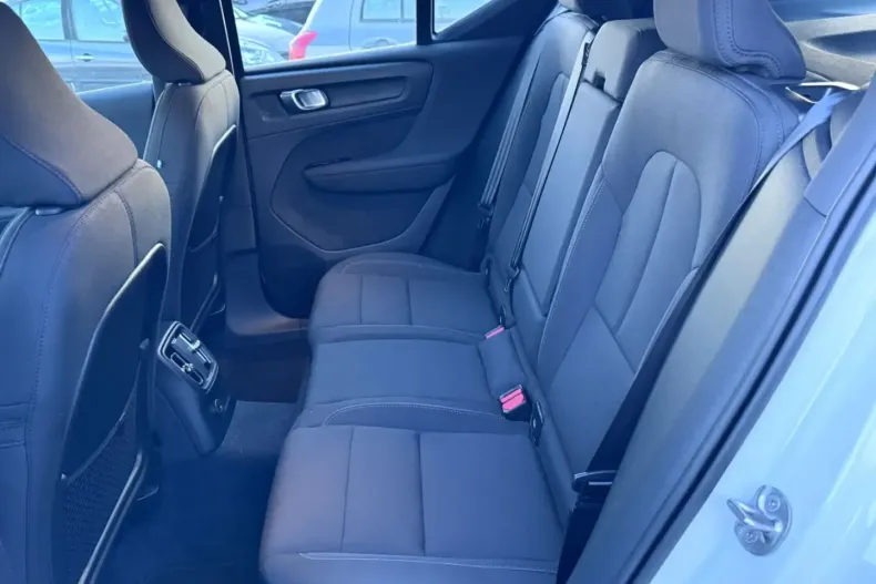 Volvo XC40 din 2022 cu 50.341 km - oferta VOL125014 - foto 13