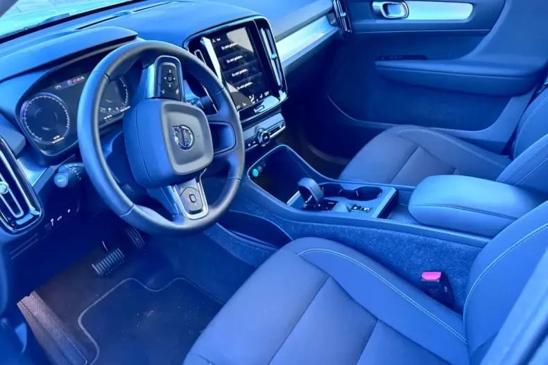 Volvo XC40 din 2022 cu 50.341 km - oferta VOL125014 - foto 17