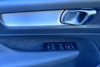 Volvo XC40 din 2022 cu 50.341 km - oferta VOL125014 - foto 19