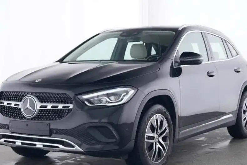 Mercedes-Benz GLA 180 din 2023 cu 7.764 km - oferta MER125015 - foto 1