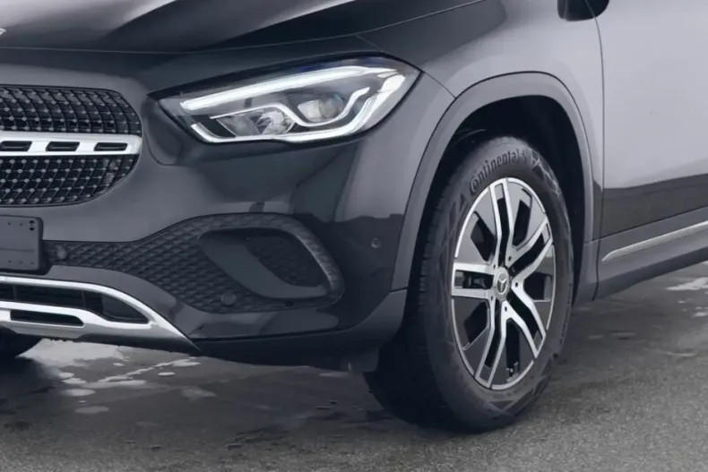Mercedes-Benz GLA 180 din 2023 cu 7.764 km - oferta MER125015 - foto 2