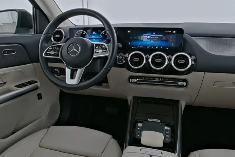 Mercedes-Benz GLA 180 din 2023 cu 7.764 km - oferta MER125015 - foto 6