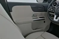 Mercedes-Benz GLA 180 din 2023 cu 7.764 km - oferta MER125015 - foto 9