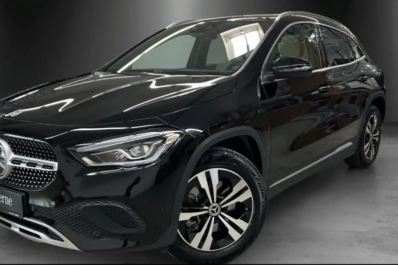 Mercedes-Benz GLA 250 din 2021 cu 23.700 km - oferta MER125016 - foto 1