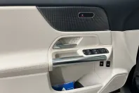 Mercedes-Benz GLA 250 din 2021 cu 23.700 km - oferta MER125016 - foto 10