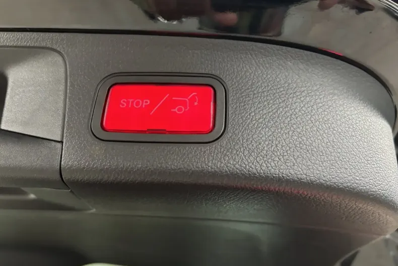 Mercedes-Benz GLA 250 din 2021 cu 23.700 km - oferta MER125016 - foto 12