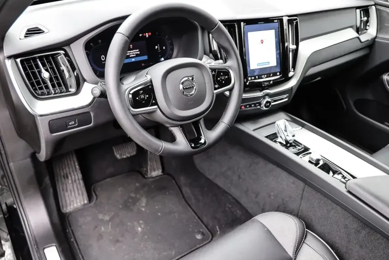 Volvo XC60 din 2023 cu 20.961 km - oferta VOL125021 - foto 4