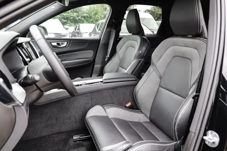 Volvo XC60 din 2023 cu 20.961 km - oferta VOL125021 - foto 7