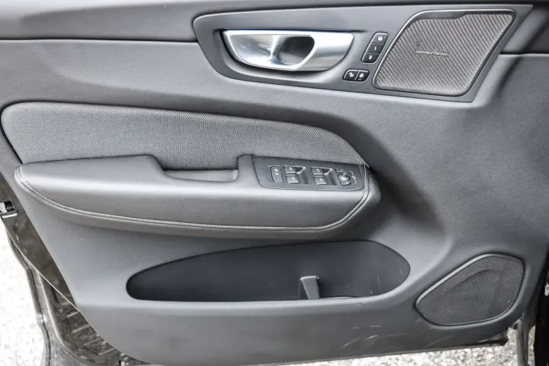 Volvo XC60 din 2023 cu 20.961 km - oferta VOL125021 - foto 10