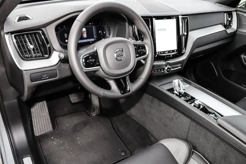 Volvo XC60 din 2023 cu 21.602 km - oferta VOL125022 - foto 4