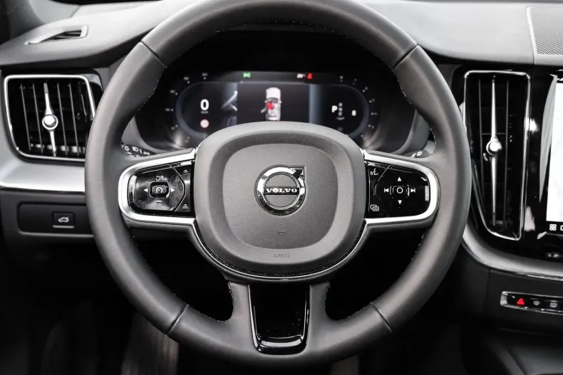 Volvo XC60 din 2023 cu 21.602 km - oferta VOL125022 - foto 6