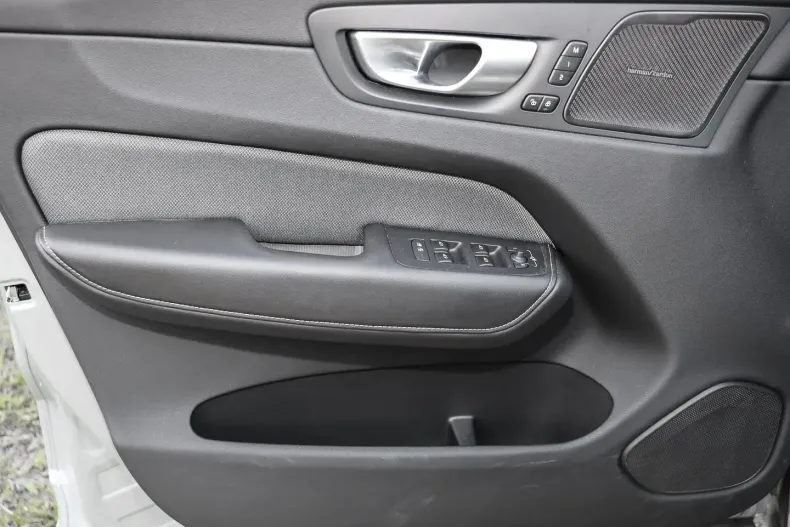 Volvo XC60 din 2023 cu 21.602 km - oferta VOL125022 - foto 10